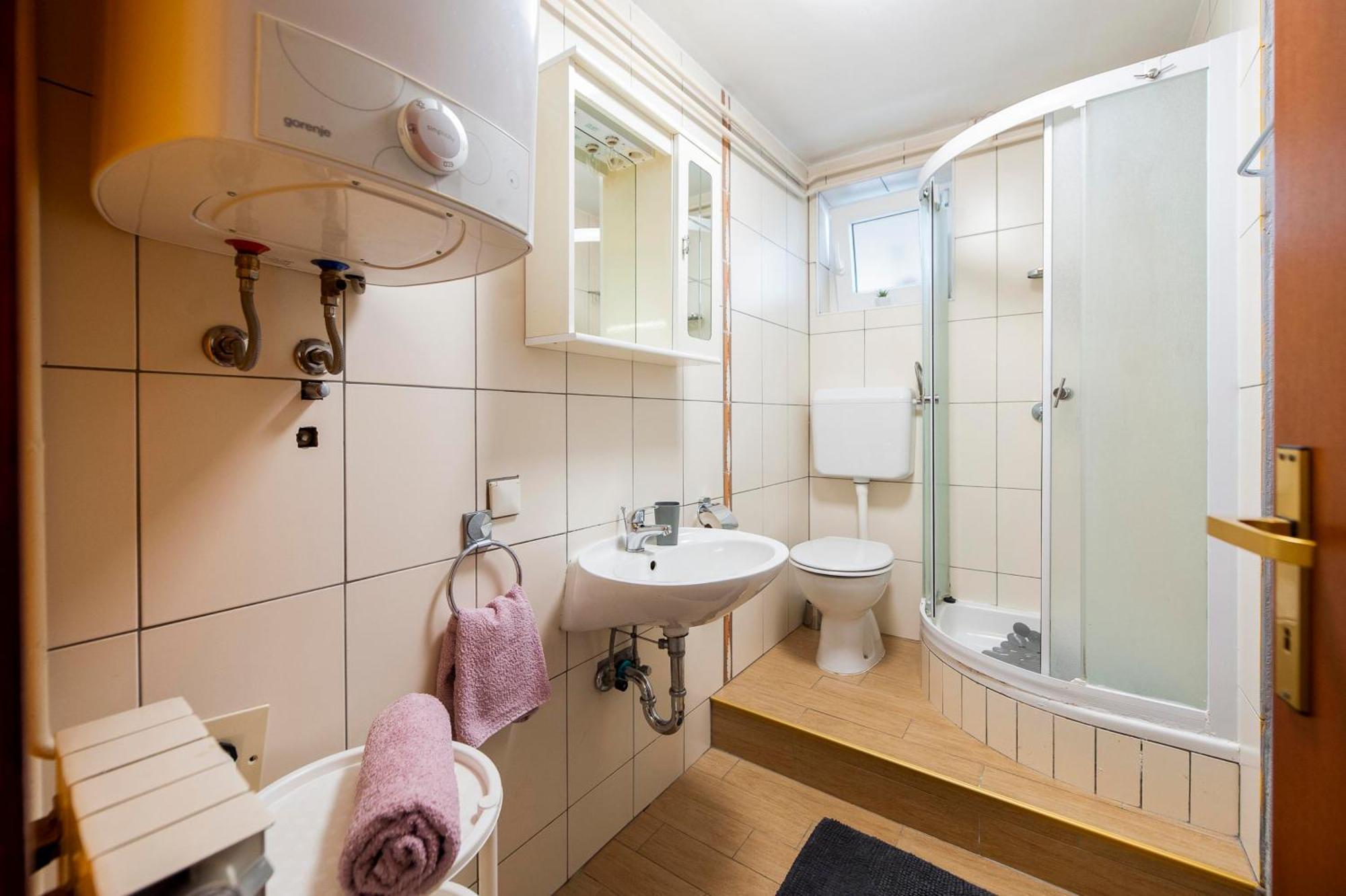 Apartments And Room Silvana Rovinj Exterior photo