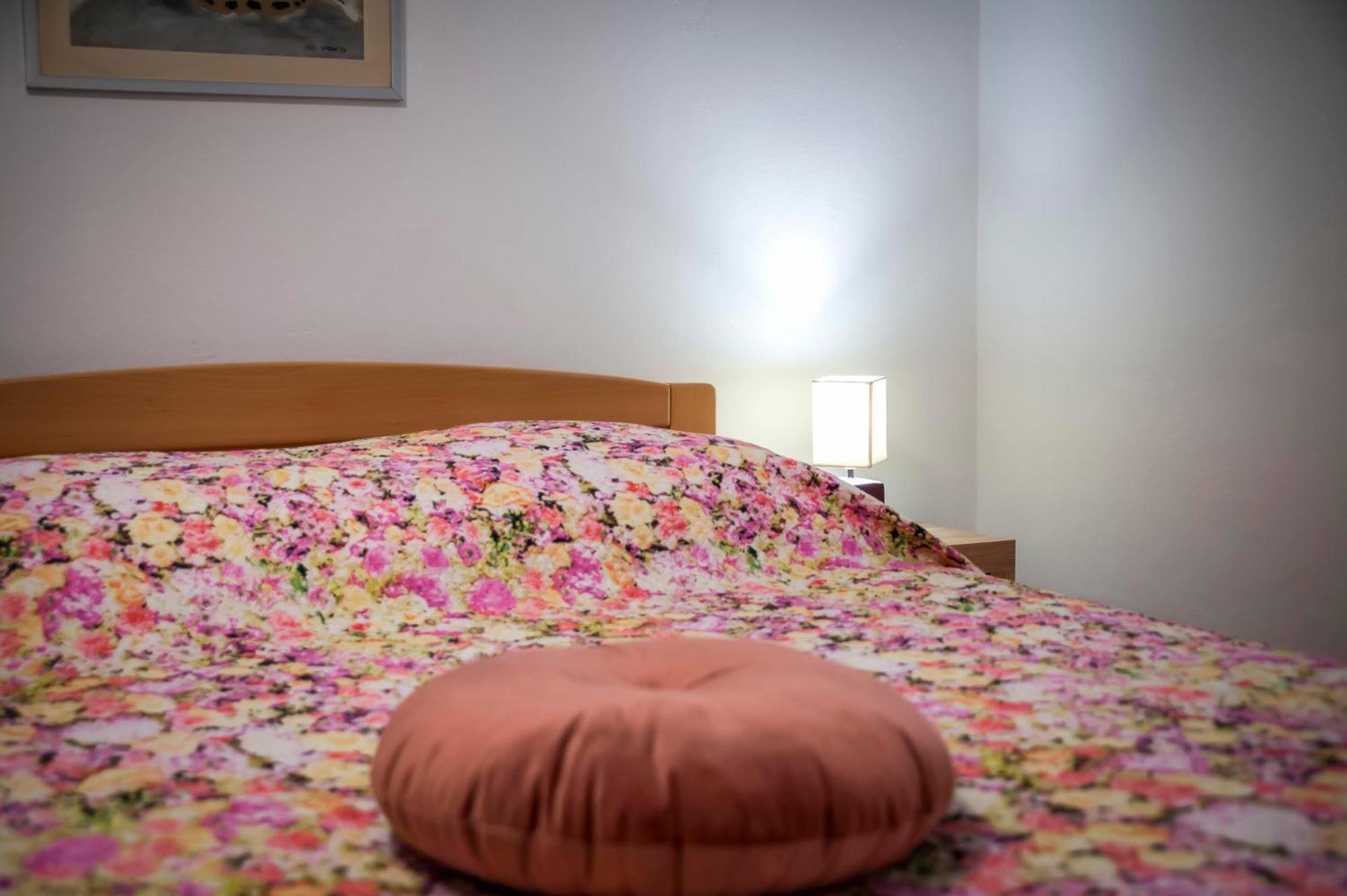 Apartments And Room Silvana Rovinj Exterior photo