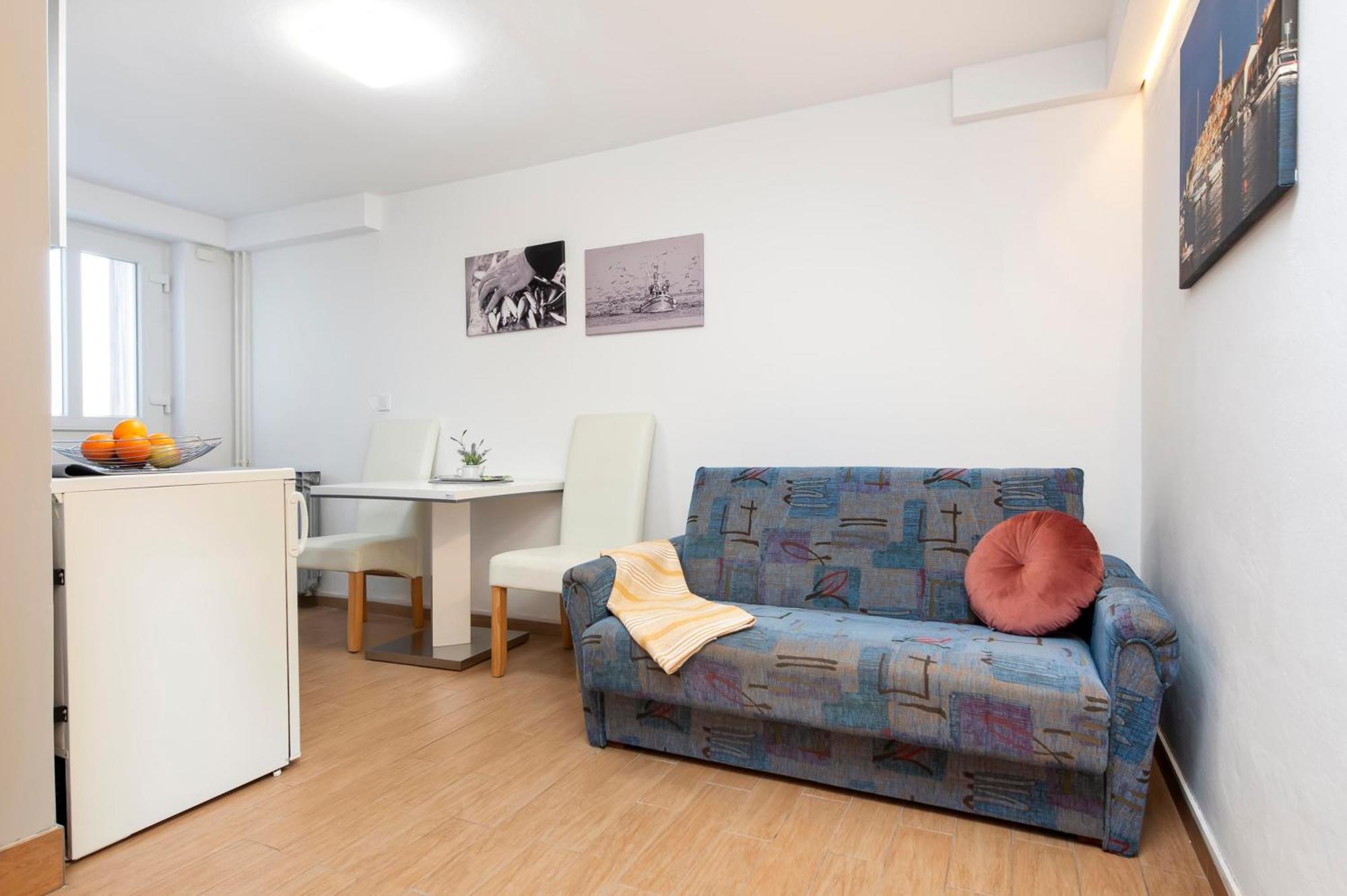 Apartments And Room Silvana Rovinj Exterior photo