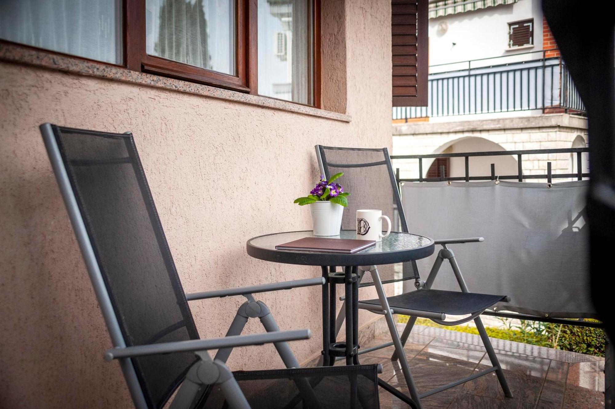 Apartments And Room Silvana Rovinj Exterior photo